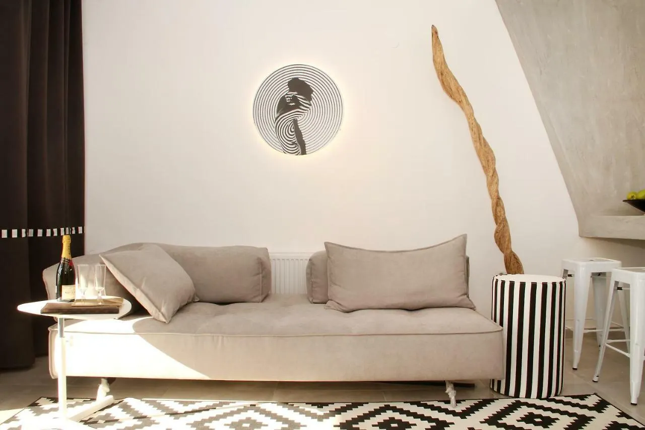 Art Suite 7 Thessaloniki 0*,